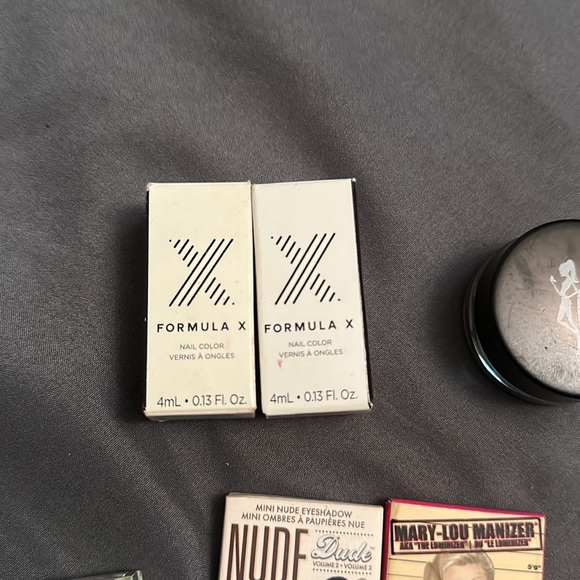 Trial sized makeup - Picture 2 of 6